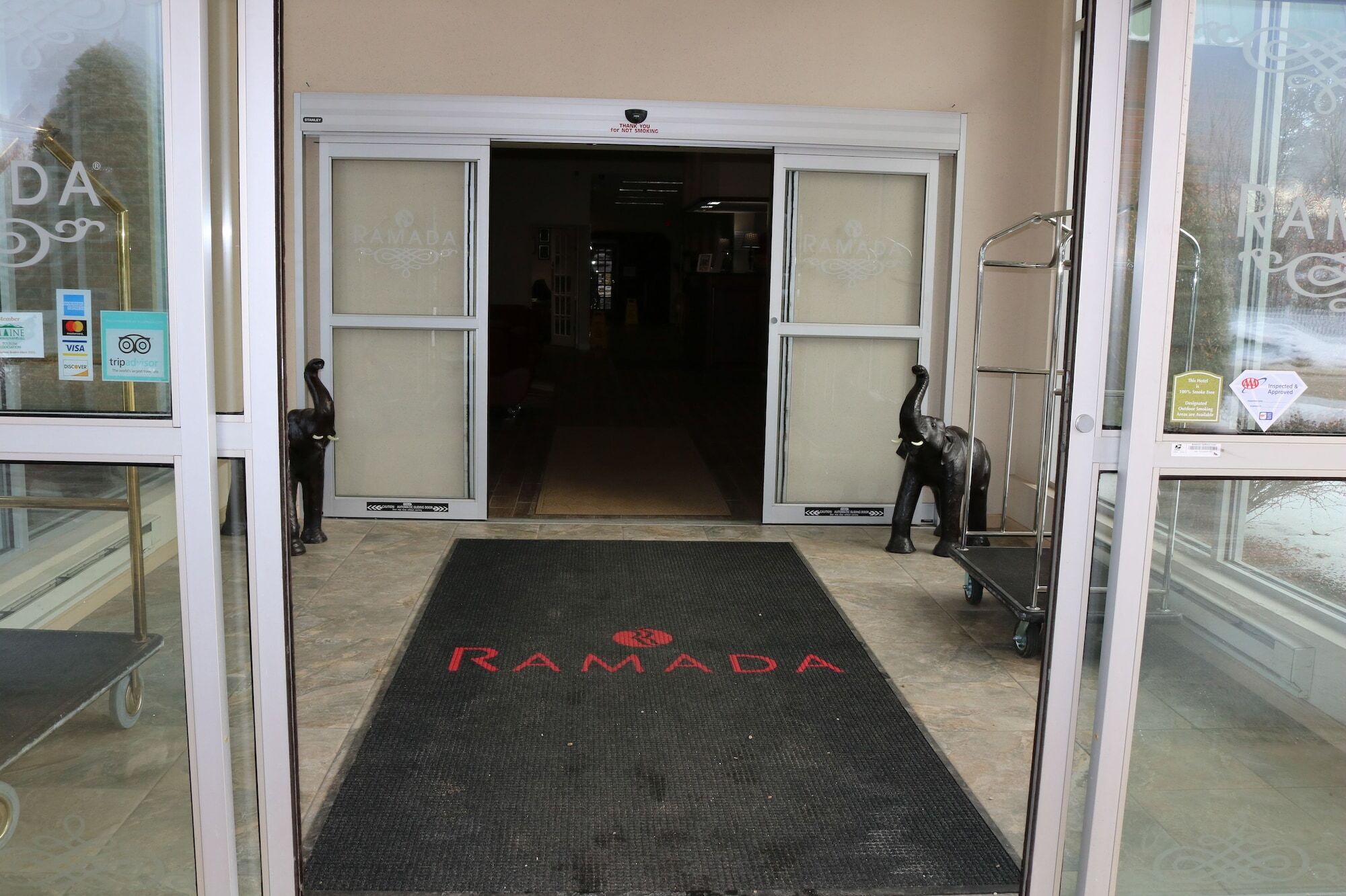 Ramada Hotel & Conference Center By Wyndham לואיסטון מראה חיצוני תמונה